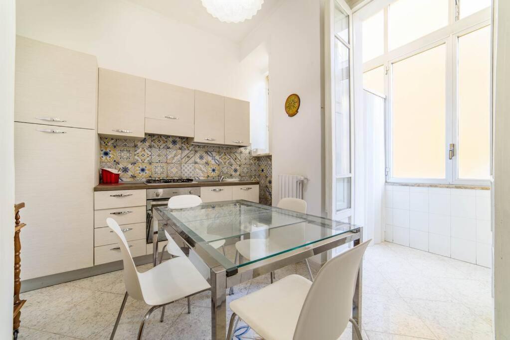 סלרנו Casa Vacanze “In Centro” מראה חיצוני תמונה